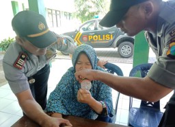 Ditemukan Linglung, Wanita Cantik ini Mengaku Ingin ke Rumah Allah