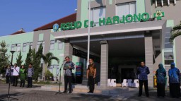 Jelang Akreditasi, Ipong Semangati Perawat & Dokter RSUD dr Harjono