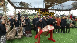Banyuwangi Sukses Gelar Festival Angklung Paglak