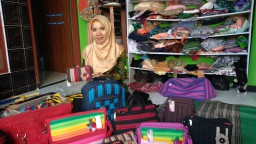 Berawal dari Mesin Jahit Pinjaman, Tas Yeni Kini Merambah Pasar Dunia