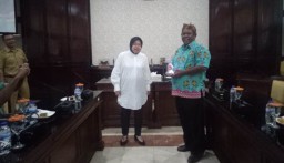 Risma Bocorkan Rahasia Penataan Permukiman Surabaya ke Pemprov Papua