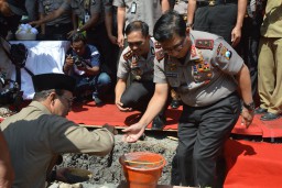 Kapolda Jatim Resmikan Pembangunan Perumahan Bhayangkara di Ngawi