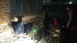 Pesta Miras di Belakang Rumah Digerebek, 4 Pemuda ini Hanya Meringis