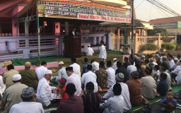 Jemaah Masjid Raden Patah Surabaya Gelar Salat Ied Hari ini