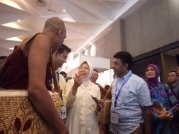 Risma Paparkan Materi Perubahan Iklim di Kongres UCLG ASPAC