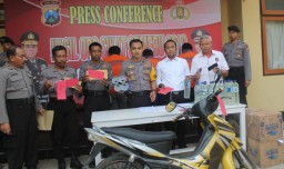 Jalan Kaki Nonton Wayang, Pulang Gondol Motor Tetangga