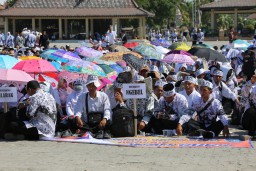 Protes Kebijakan Calon Pegawai, Guru di Ponorogo Gelar Istighosah