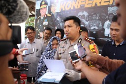 Perhiasan Emas Senilai Belasan Juta Raib Digondol Penipu