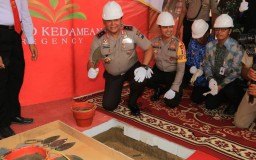 Kapolda Jatim Letakkan Batu Pertama Rumah Dinas Polri di Gresik