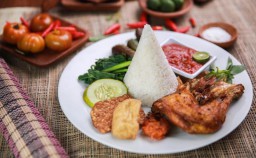 Festival Gandrung Sewu Bikin Warung Rakyat hingga Restoran Laris Manis