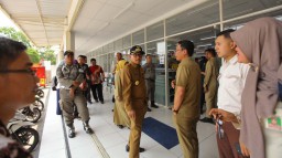 Wali Kota  Malang Tutup Dua Minimarket Modern Tak Berizin