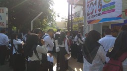 Ribuan Peserta Tes CPNS dari 7 Daerah Memadati Lokasi Ujian di Malang