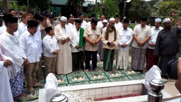 Prabowo Ziarah ke Ampel