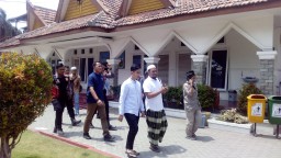 Usai Berbagi Ilmu, Anak Jokowi Salat Jumat di Ponpes Nurul Jadid
