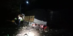 Longsor Kembali Putus Jalan Penghubung Trenggalek-Ponorogo