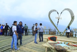 Bukit Seribu Selfi di Lereng Bromo, Destinasi Wisata Baru Nan Indah