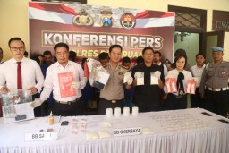 Pengedar Diringkus Polisi, 9.796 Pil Koplo dan 2,22 Gram Sabu Disita