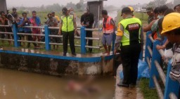 Warga Kaget Saluran Irigasi Tersumbat Mayat 