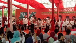 Jokowi Dapat Kejutan Puisi dari Seorang Nenek 80 Tahun di Banyuwangi