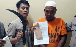 Lerai Perkelahian, Pria di Blitar Dibacok Tetangganya Sendiri
