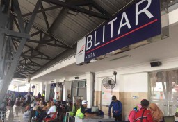 Jelang Lebaran, Tiket KA di Stasiun Blitar Mulai Menipis
