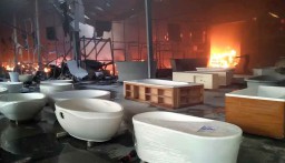 Pabrik Bak Mandi Terbakar di Pasuruan, Kerugian Miliaran Rupiah