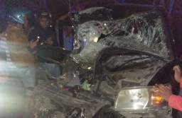 Bus Sumber Selamat Vs Suzuki APV, Satu Pegawai Perhutani Tewas