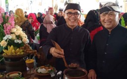 Festival Banyuwangi Kuliner, Chef Vania Promosikan Pecel Rawon