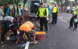 Motor Tabrak Bus Mira, Dua Pelajar SMA di Ngawi Tewas
