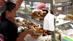 Ingin Cicipi Pukis Arab saat Buka Puasa di Surabaya? Ini Tempatnya