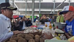 Pasokan Lancar, Harga Bawang Putih di Kota Malang Mulai Turun