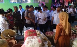 Jelang Lebaran, Polisi Terjunkan Tim Satgas Pangan di Trenggalek