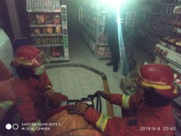 Indomart di Surabaya Terbakar, 3 Unit PMK Diterjunkan
