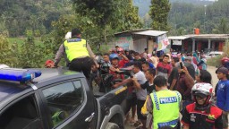 Motor Rem Blong, Tiga Pelajar Terjun Bebas ke Jurang di Ponorogo