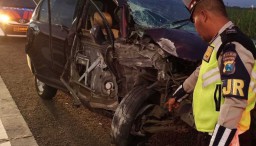 Xenia Tabrak Guardrail di Tol Sumo, Pengemudi Terluka