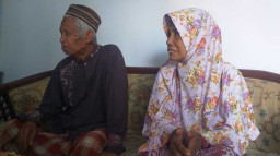 Jualan Tempe sejak 1960, Pasutri Tertua asal Probolinggo ini Naik Haji