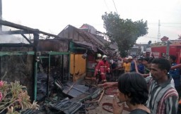 3 Kios Pasar Blimbinggede Bojonegoro Ludes Terbakar