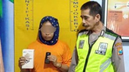 Embat Hp Pelanggan, Seorang Penjual Baju Keliling Ditangkap