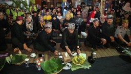 Tradisi Tumpeng Sewu di Banyuwangi, Bupati Anas: Lestarinya Budaya