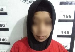 Edarkan Narkoba, Emak-emak asal Gresik Ditangkap di Surabaya