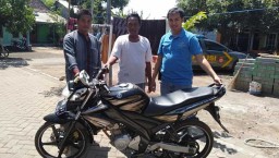Motor Tak Bertuan Ditemukan Warga Probolinggo di Sawah, Milik Siapa?
