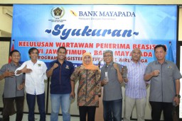 Khofifah Hadiri Syukuran Kelulusan Wartawan Penerima Beasiswa Magister