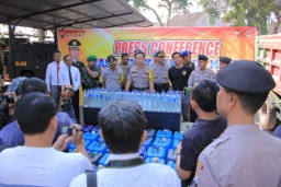 Ribuan Liter Ciu Bekonang Gagal Beredar di Madiun