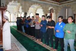 2 Mahasiswa Korban Demo Kendari, Polisi dan PMII Salat Gaib di Pacitan