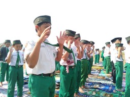 Kemarau Panjang, Siswa di Wilayah ini Gelar Salat Istisqa