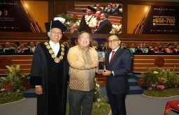 Banyuwangi Terima Penghargaan Inovasi Daerah Terbaik dari Unair