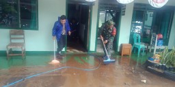 Banjir Bandang, Tembok Belakang Koramil Wongsorejo Banyuwangi Ambrol