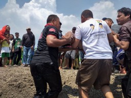 Cari Ikan, Pelajar SD Tewas Tenggelam di Bozem Bandarejo Surabaya