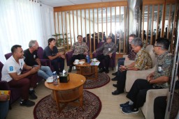 Persiapan Pantai G-Land Banyuwangi Sambut Kejuaraan Selancar Dunia