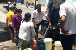 Pipa Rusak, PDAM Droping Air ke Pelanggan di Kota Probolinggo